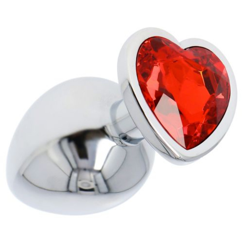 Plug anal metalic cu cristal rosu inima, vedere de aproape din unghi