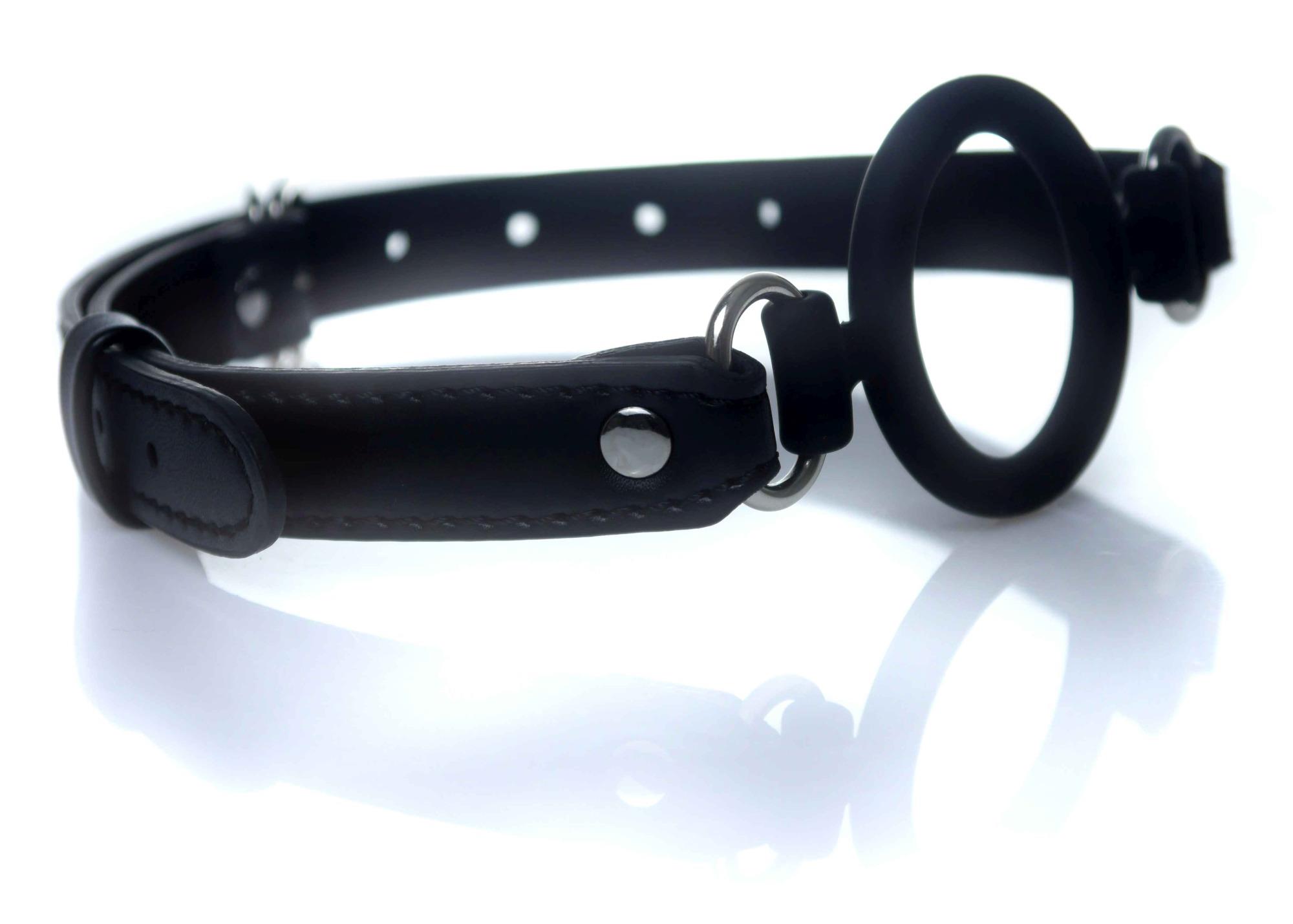 Knebel O-ring Gag, vedere din spate cu catarama de reglare si orificiile curelei