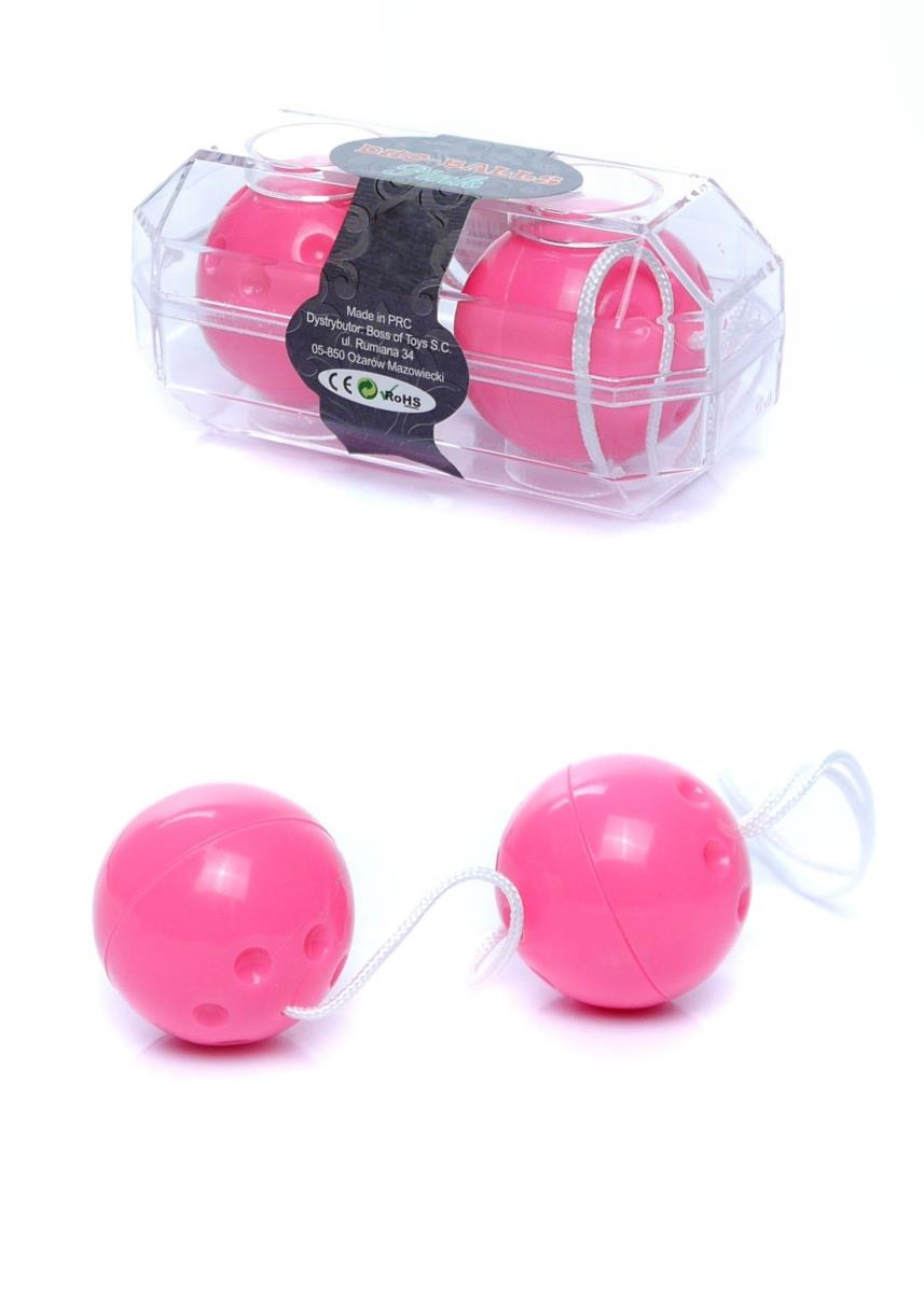 Bile Vaginale Duo Balls Pink, detaliu al texturii cu orificii decorative pe fiecare sfera