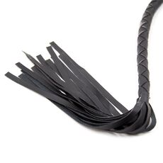 Bici Long Whip Negru LateToBed, gros plan suvite flogger