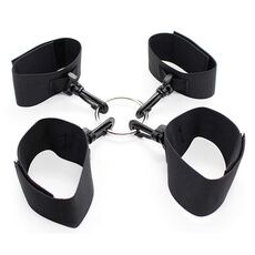 Set Catuse Toyz4Lovers "Easy Arms Restraint" Negru