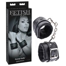 Catuse cu Blana Pipedream "Cumfy Cuffs" - Negru