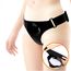 Chilotul harness Pretty Love Oher purtat pe un model demonstrativ, aratand pozitia inelului si sistemul de prindere ajustabil