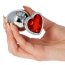 Plug anal Toyz4Lovers Heart Jewel rosu, tinut in mana