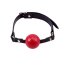 Calus Red Ball Gag, bila rosie de cauciuc, curea piele - detaliu design