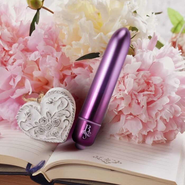 Mini Vibrator Rocks Off Boudoir Parlour Prince, alaturi de flori si accesorii decorative