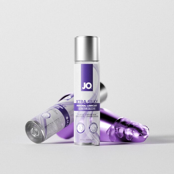 System JO Xtra Silky langa un obiect mov, lubrifiant siliconic ultra-subtire