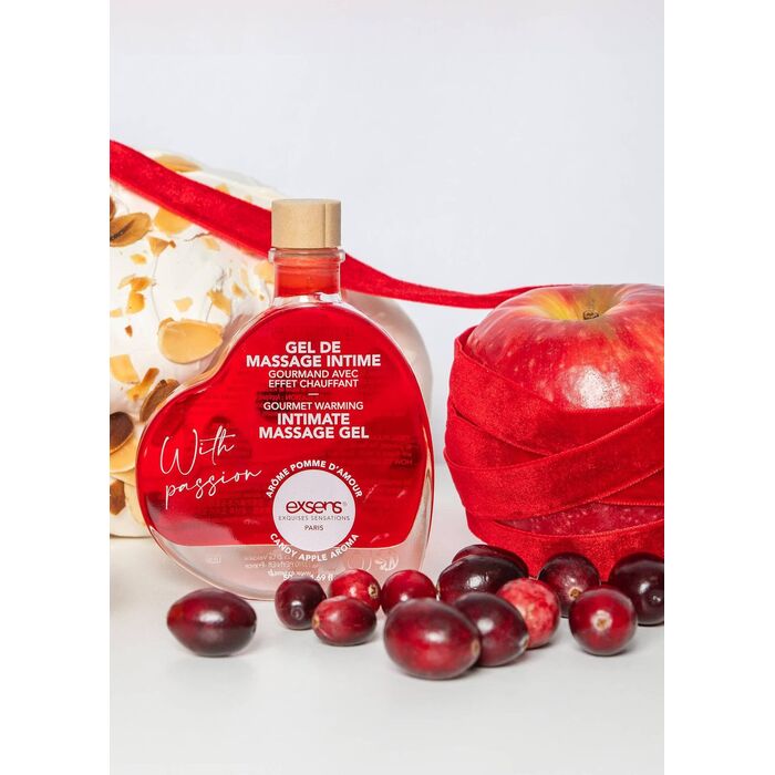 Gel de masaj incalzire cu aroma de mar candy With Passion by Exsens, alt unghi al compozitiei cu mar si afine