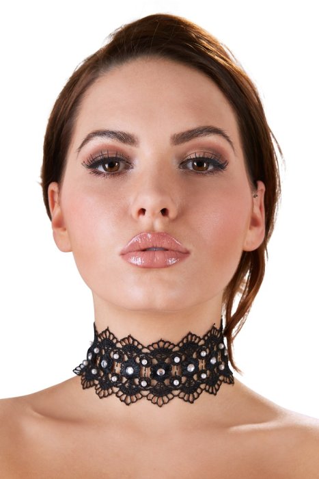 Choker Elegant Dantela Neagra cu Strassuri# - detaliu design
