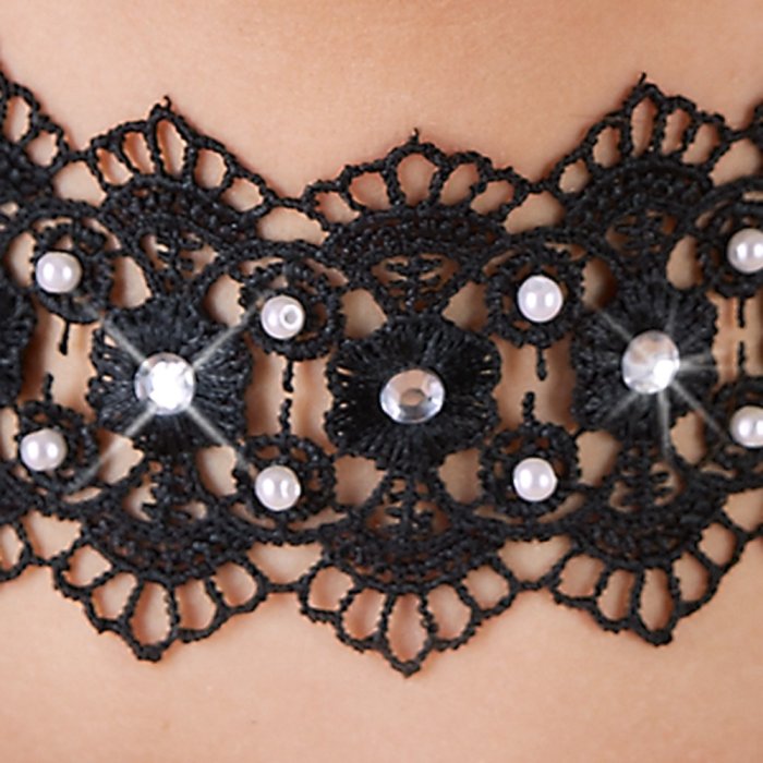 Choker Elegant Dantela Neagra cu Strassuri# - culoare si material