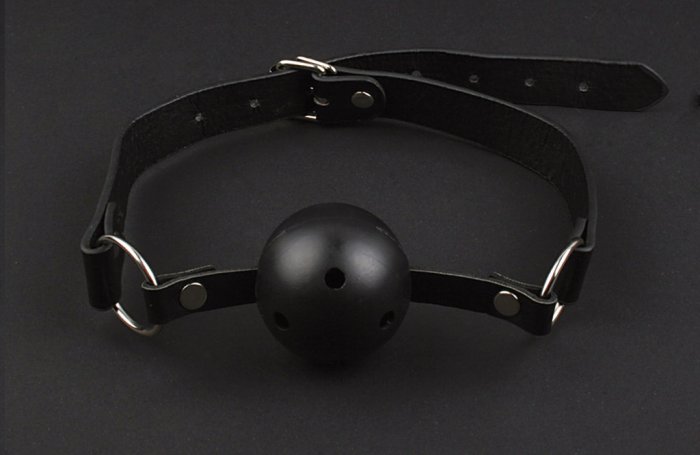 Set Bondage, kit pentru incepatori din piele neagra - detaliu design