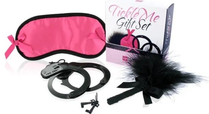 Set cadou erotic LoversPremium Tickle Me – Roz – Catuse, masca si pana