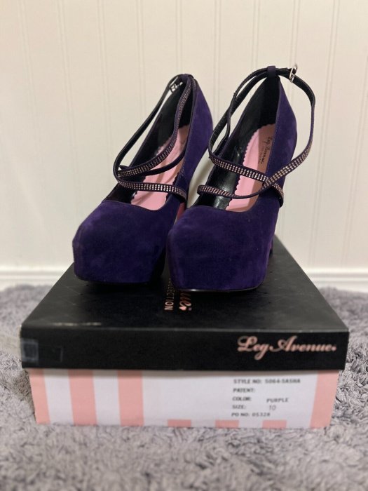 Pantofi cu toc Purple Sasha Velvet Pump Platform, Leg Avenue, marimea 38.5