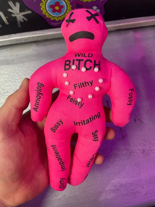 Papusa Bitch Voodoo Doll, roz